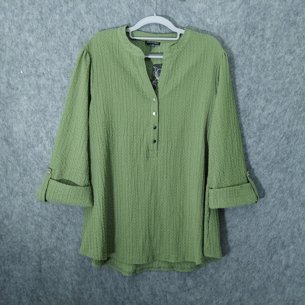 Ava & Grace Women Top 1X Olive Minimalist Seersucker Henley Capsule Roll Tab Slv